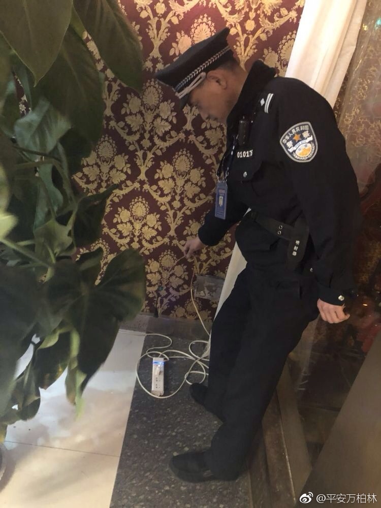 零点行动 兴华小区派出所和消防大队联合消管