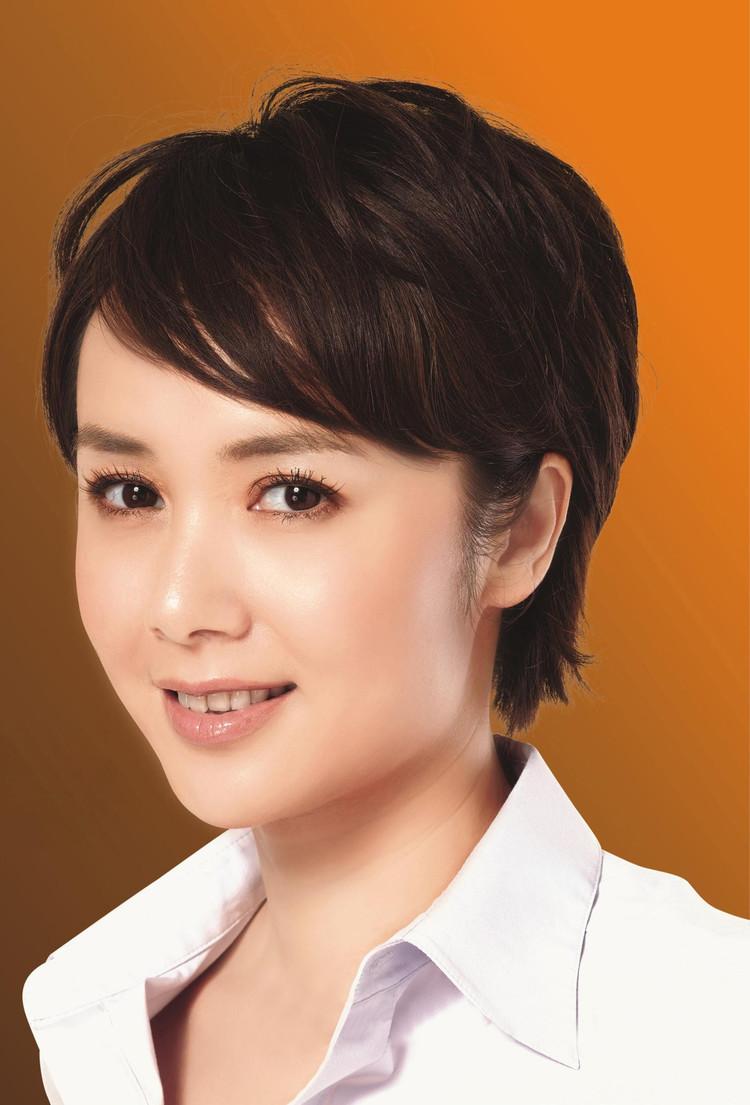蒋雯丽素颜逛菜市场被偶遇,网友:真人和照片中气质有