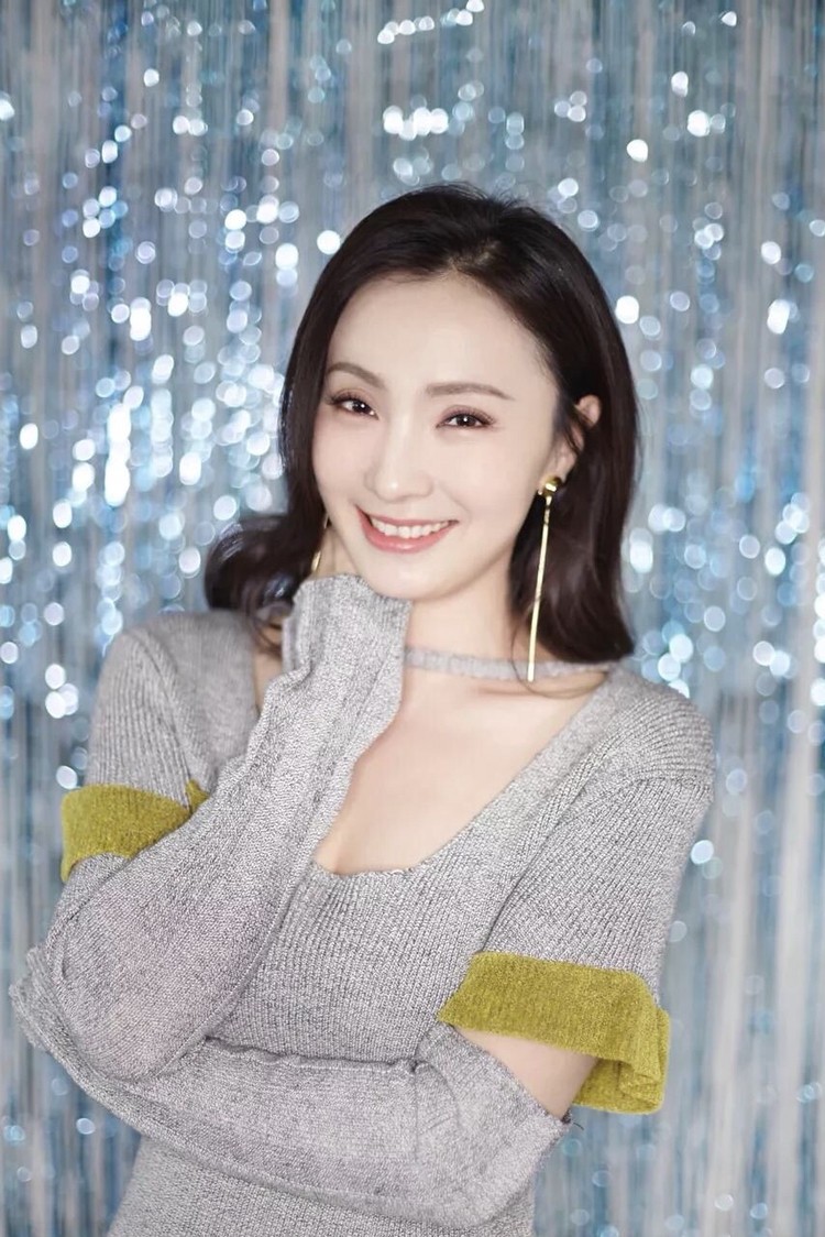 陶虹发布新照片:阅历和修养让女人更美!