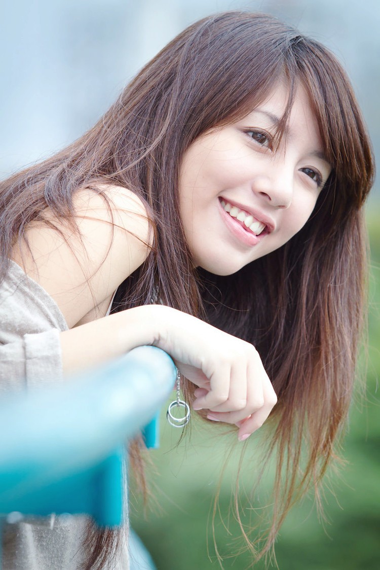 人像摄影(一个笑容怡人的美丽姑娘) 特别声明:以上文章内容仅代表