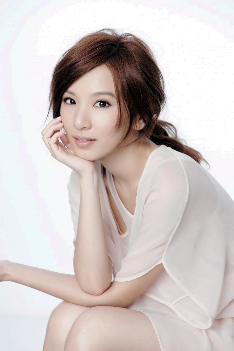 那些气质优雅端庄，有着成熟美的女人们!_新浪看点