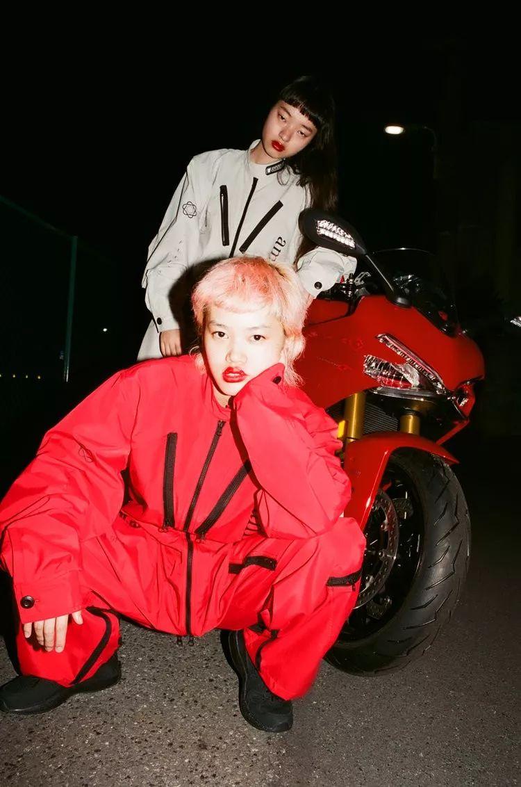 李宇春 x Hyein Seo 展現街頭時尚