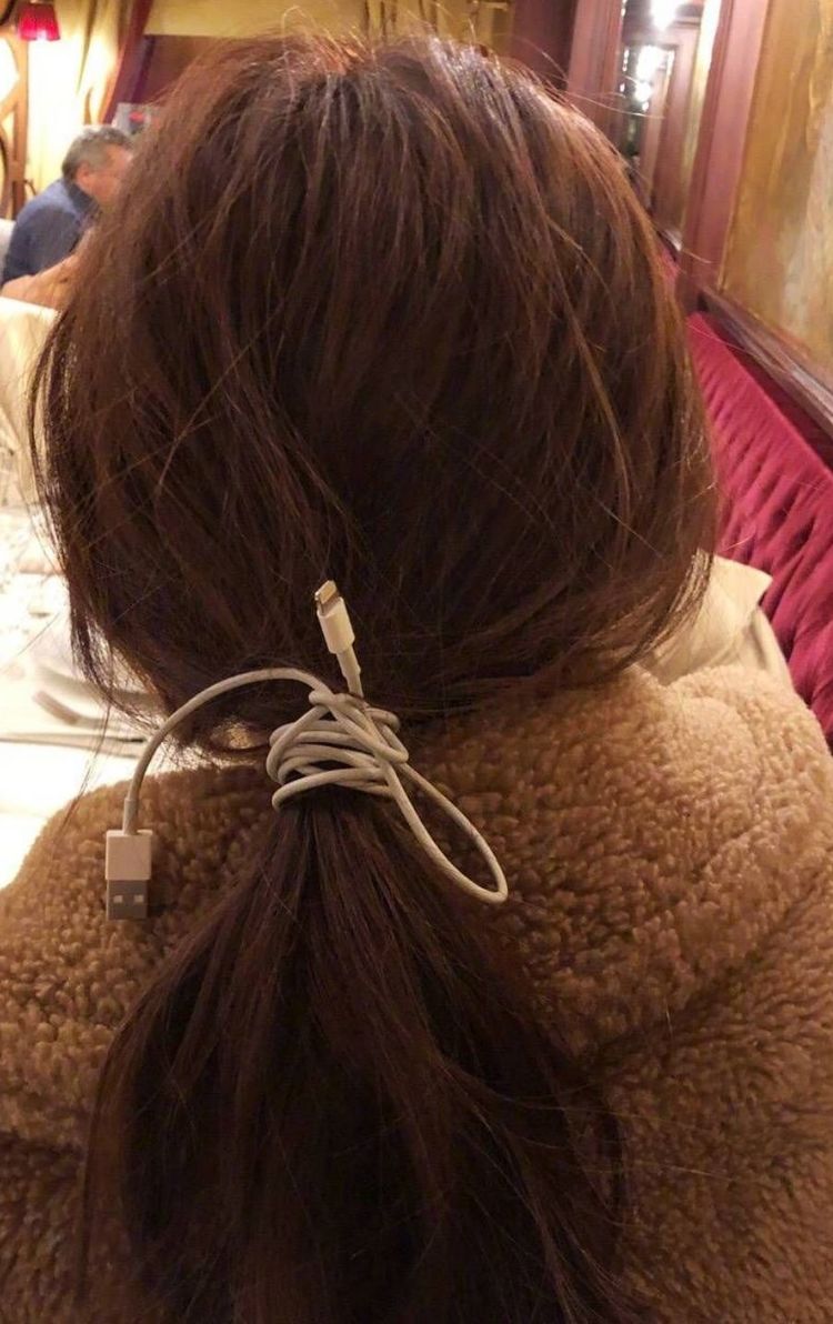 孙怡数据线扎头发尽显俏皮可爱，却遭质疑：90后的世界怎么了？