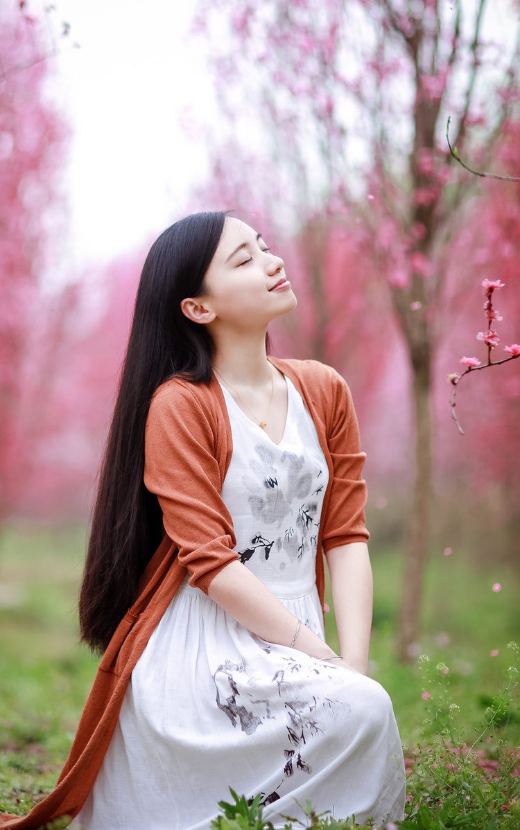 美丽的小姑娘 视频