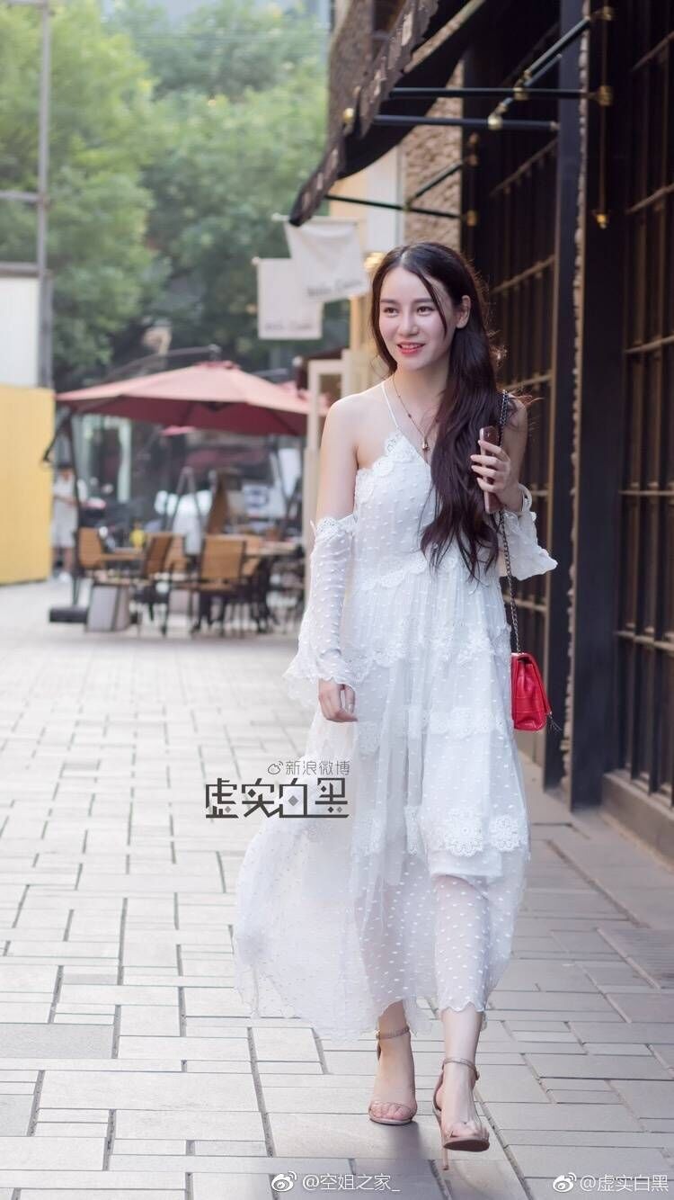 杭州街拍:杭州的美女不但长得精致,身材高挑火辣,气质