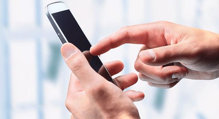 闺蜜结婚我送666红包,晚上看到她发的朋友圈,