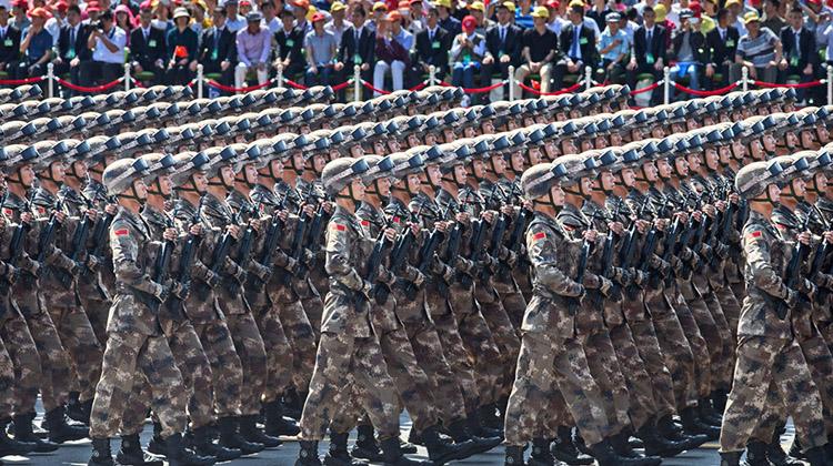 2015年国庆阅兵完整版,2009年国庆阅兵完整版 在2015年,中国抗战胜利70周年之际,中国举行了盛大的阅兵式活动.