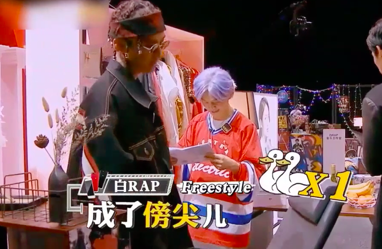 尺度大,魏大勋男扮女装,撒贝宁为爱鼓掌,这个节目太有