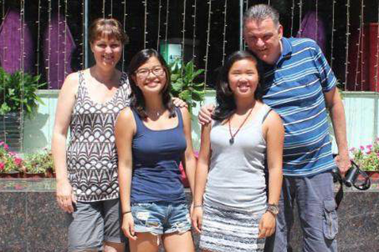 为什么美国人喜欢收养中国小孩?