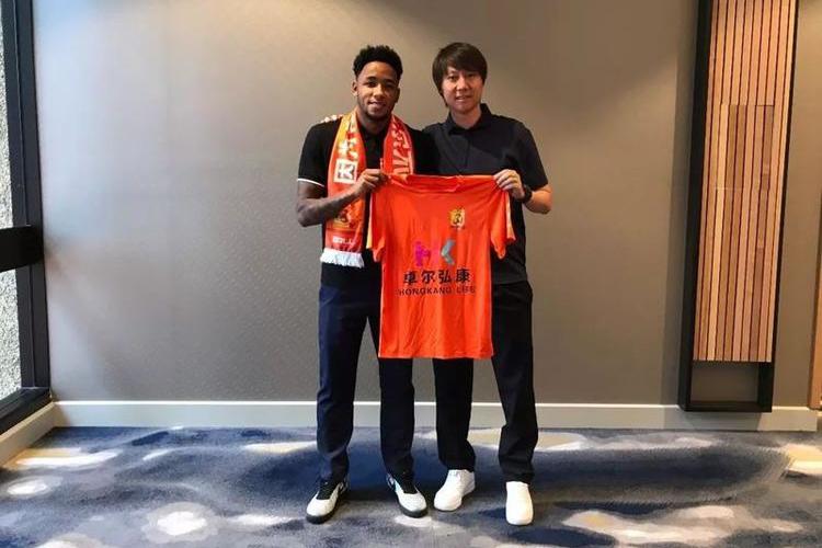 官宣:拉斐尔-席尔瓦加盟武汉卓尔