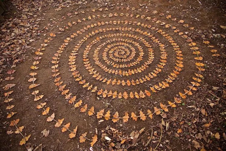 太棒了,又发现一位佛系的大地艺术家