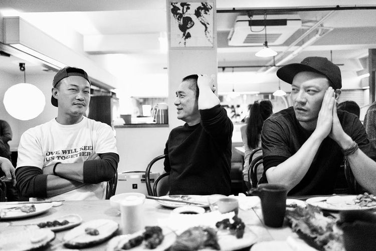 徐濠萦庆生会看出陈奕迅不仅和梁朝伟感情好 和张震也很好