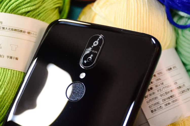 手机1600万像素指什么_5寸手机26万 1600万像素_后置1600万像素的手机