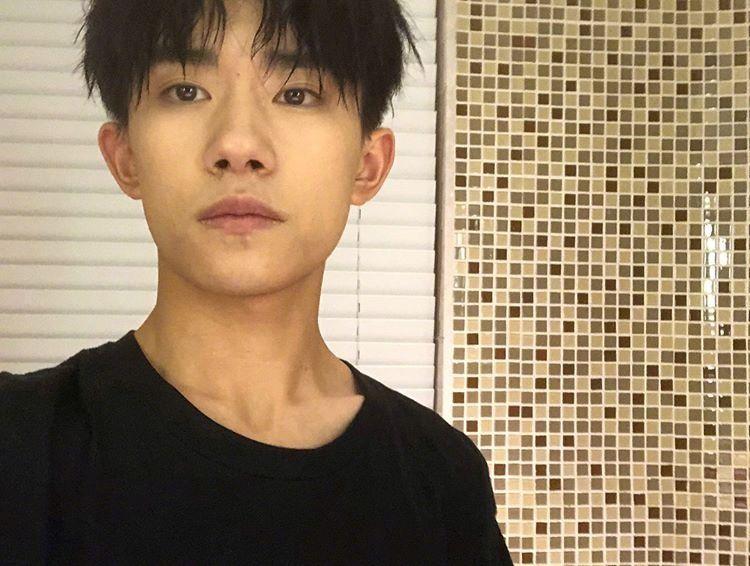 易烊千玺最帅单人照