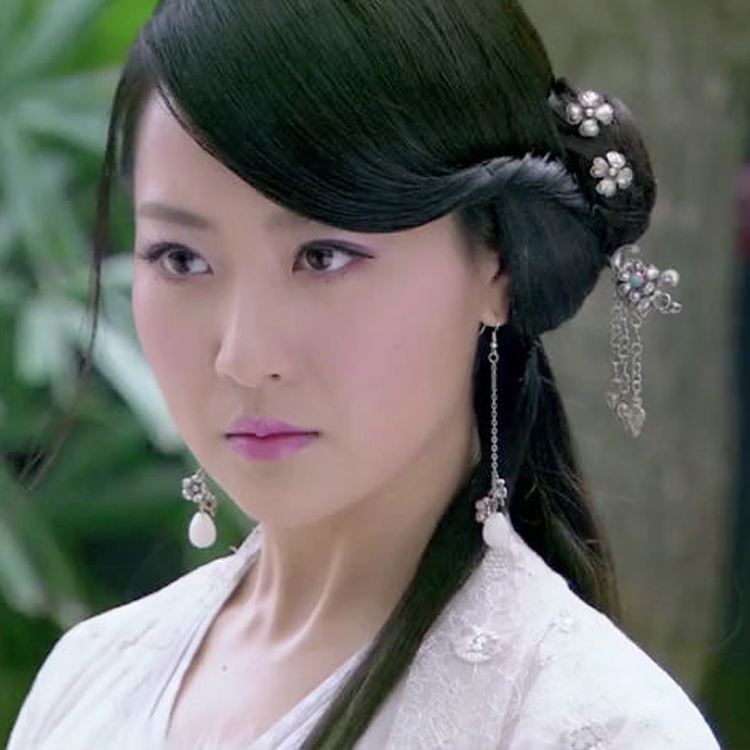 白冰扮演九霄的头型美狐小唯,共有7画皮扮,寒冰用书那套装给宝宝定地狱图片