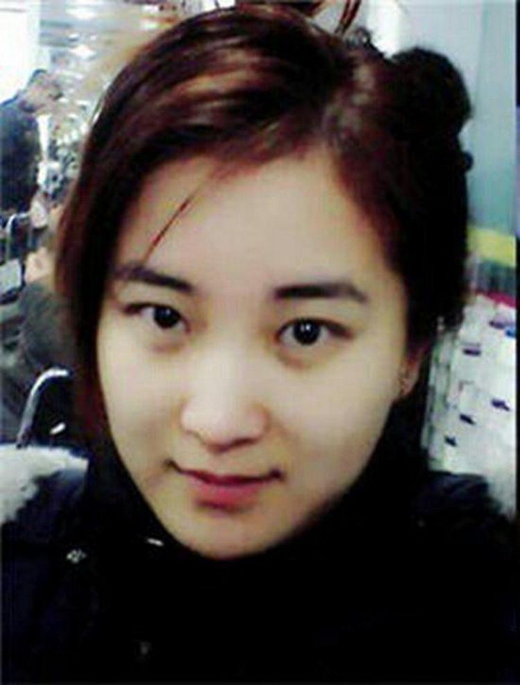 贾玲的腿今年火了一把,别以为她天生就胖,年轻时也是大美女