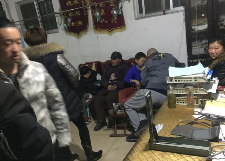 实拍:乡村小诊所,儿童只给半片药,一个月相当于打工仔
