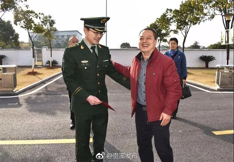 李中华走访慰问市武警中队,73865部队官兵