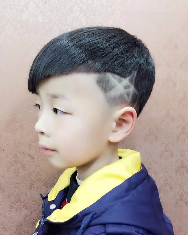 2018年多款小男孩时尚发型精选,帅出新天地