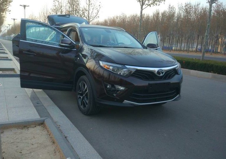 十万适合抄底这2款国产SUV,空间大、配置足