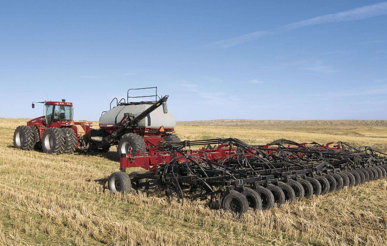 农民不放弃农村宅基地使用权和土地承包权仍然