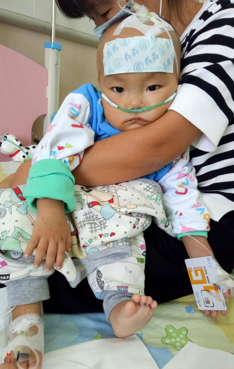 为给弟弟移植骨髓,5岁哥哥患病不能手术疼得大