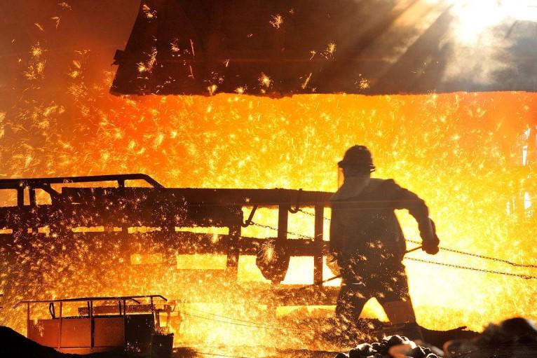 这国暗中操纵!中国大吃哑巴亏,仅仅一个月