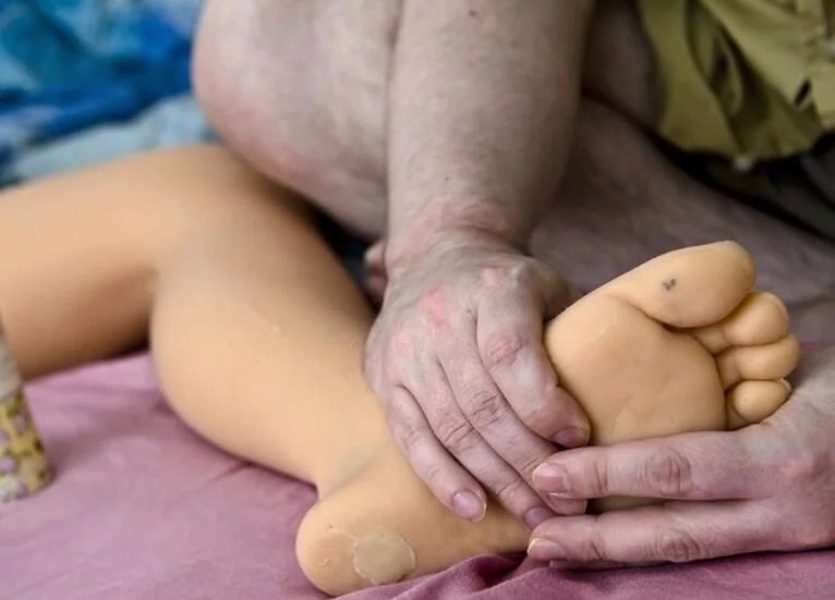 离婚男子与“特殊”伴侣的私人生活是什么样，你能接受吗?