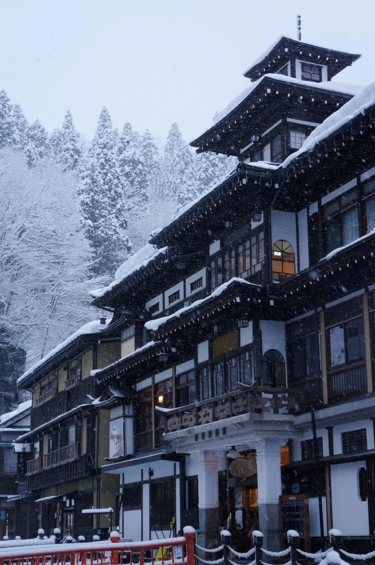 阿信和银山温泉的能登屋