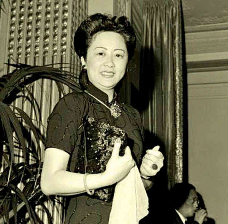 宋美龄去美国定居带99个箱子,99个箱子里一半