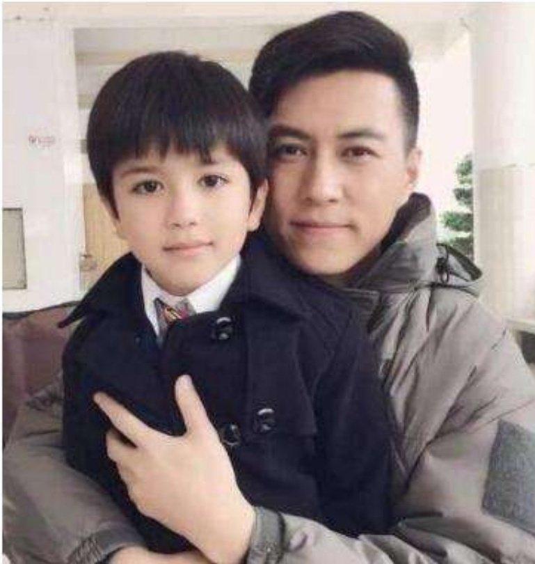 夏雨女儿夏哈哈,关凌儿子姬关枪,吴京儿子吴所谓靳东取名更夸张