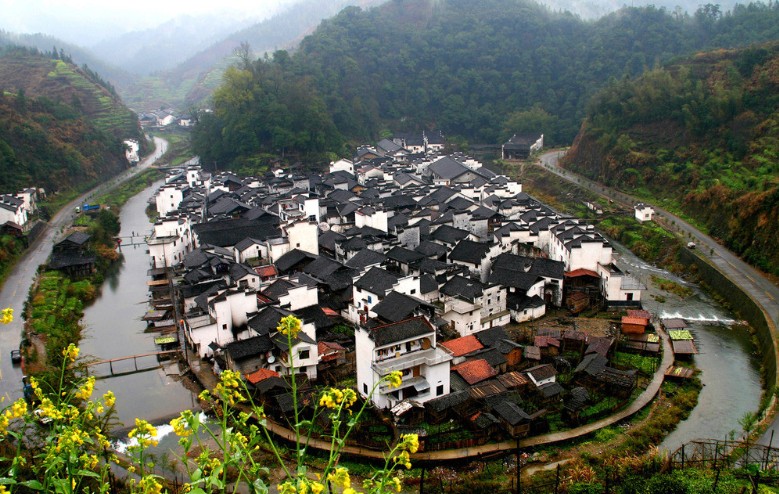 钟万亿_全国旅游收入破万亿(2)