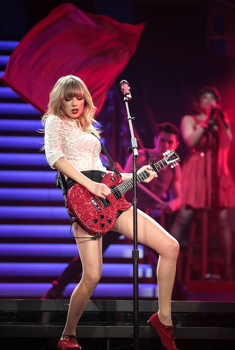 taylor Swift 维密,taylor swift 卡通 出, 跟如今依然如日中天的美国大牌歌手霉霉泰勒·斯威夫特(taylor