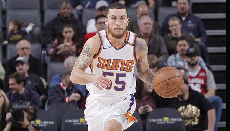 詹姆斯驾到! 广东男篮正式更换小外援, 创队史