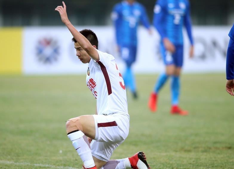 天津权健三球大胜香港球队,球迷仍倒戈怒批一