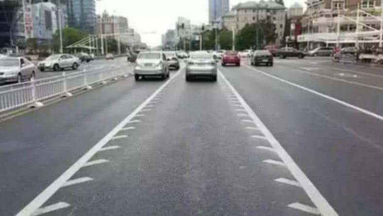 马路上这些标线到底代表什么意思?走错的话就