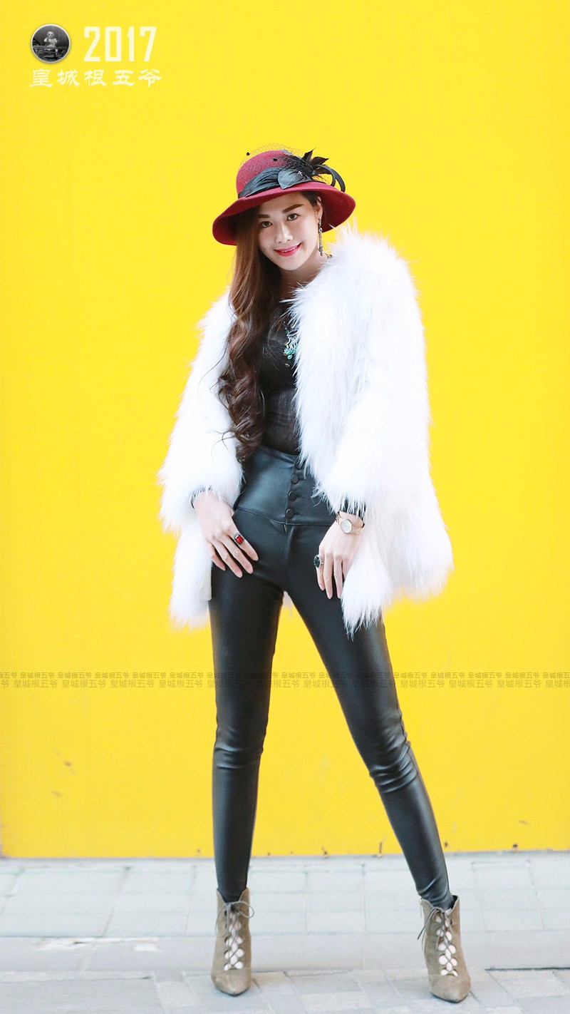 街拍:三里屯潮人各种时髦搭配 冬季潮人服装搭