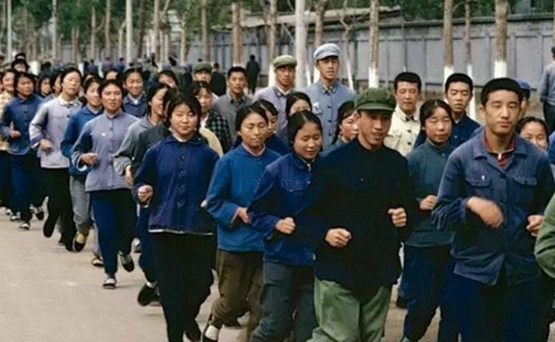 七十年代珍贵老照片:图三太让人怀念,最后一个我实在没忍住哭