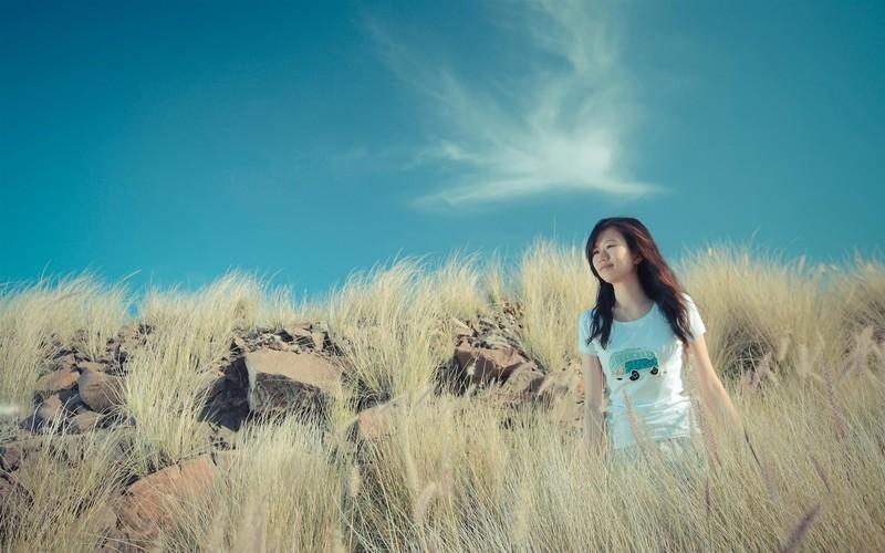 前夫的朋友送了一本书, 里边夹了2000元钱是什