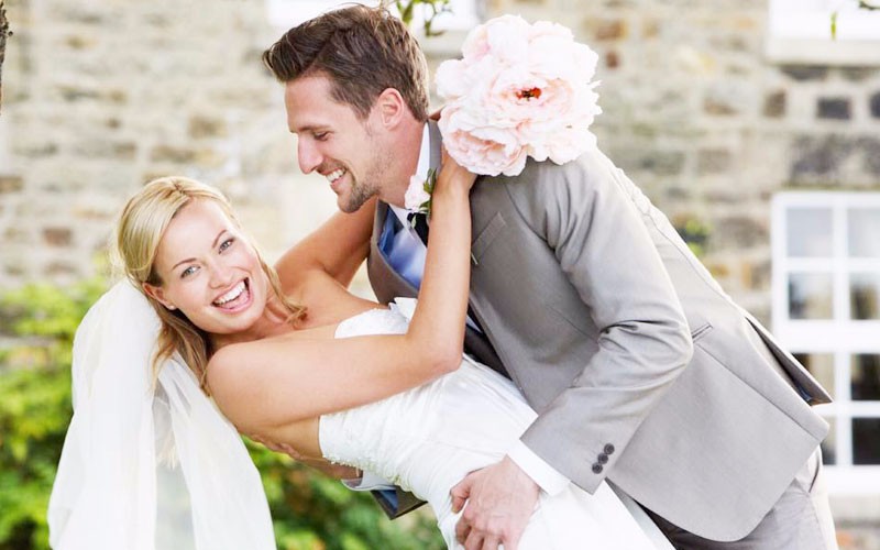 闺蜜说结婚不要礼金,收到喜糖当晚,看到她发的