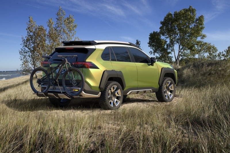 丰田SUV设计师疯了!下一代大改款RAV4绝对颠