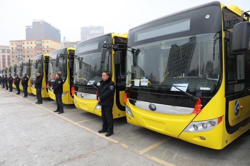 哈尔滨市200台新能源气电混合动力客车投用