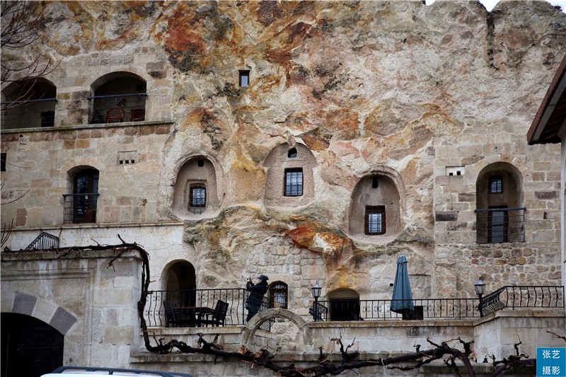 住在卡巴多奇亚三百万年火山爆发的岩洞里是什