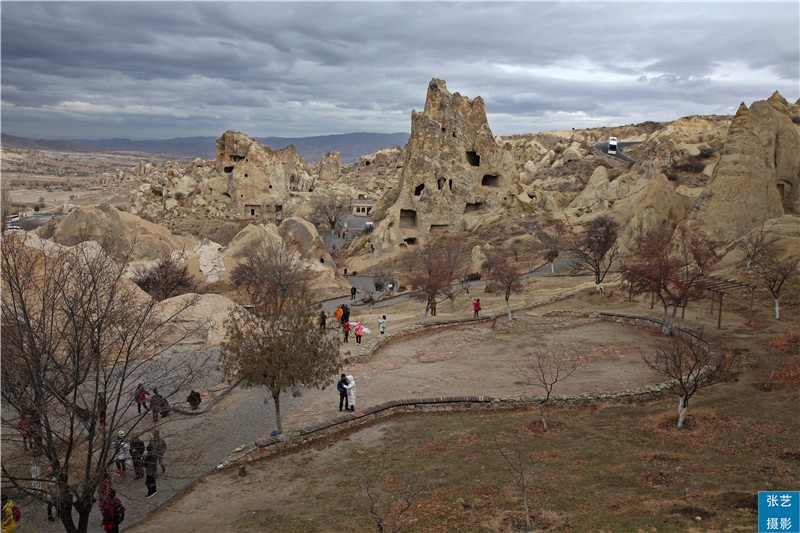 住在卡巴多奇亚三百万年火山爆发的岩洞里是什