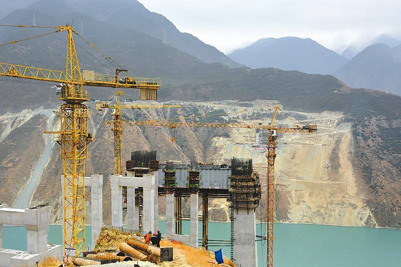 川内乃至全国桥隧比最高、施工难度最大的高速