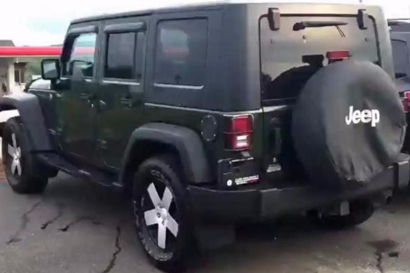 铁汉式SUV-全新JEEP牧马人提车，颜值和底盘令人过目不忘