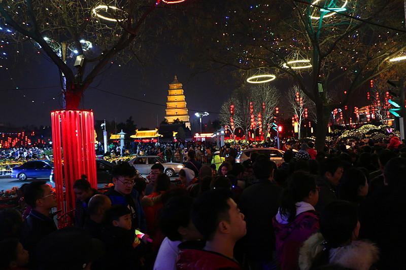 大唐不夜城,民俗美食演艺人气火爆西安年最中国