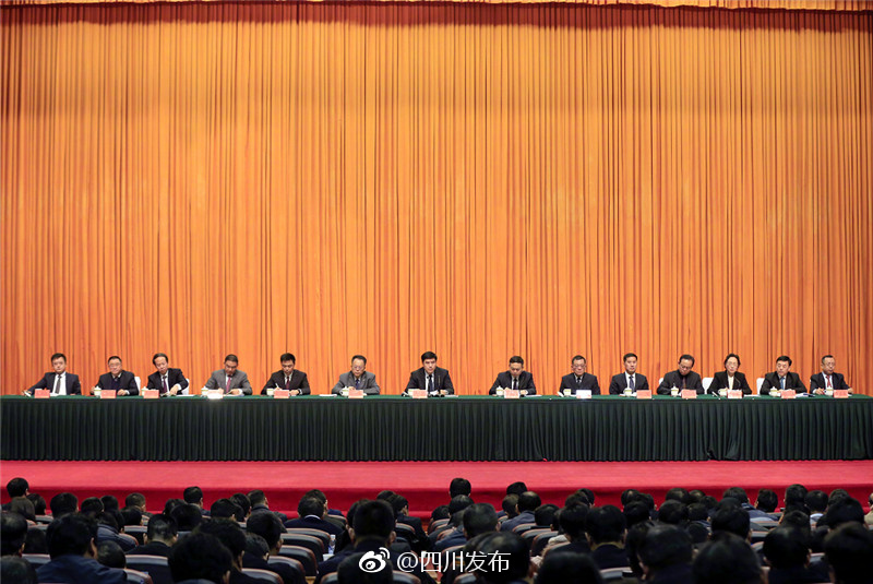 @四川人!如有黑恶势力违法犯罪线索拨打028-86301110