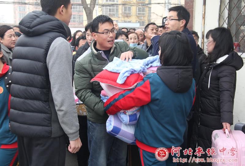 枣强中学开学季送给学生家长的双“放心”，3年后圆你一个梦