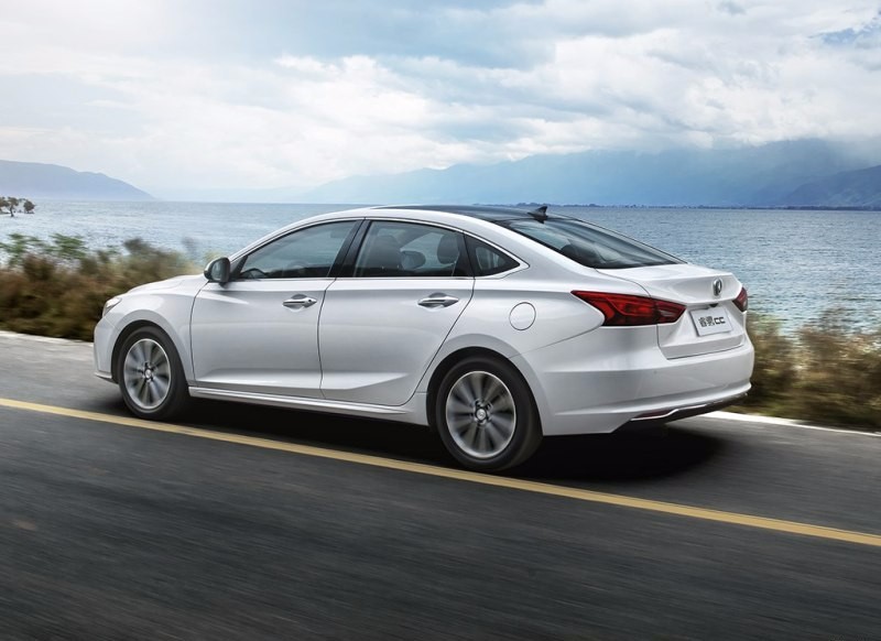 真后悔买蒙迪欧了,这款车比它更帅更时尚,价格